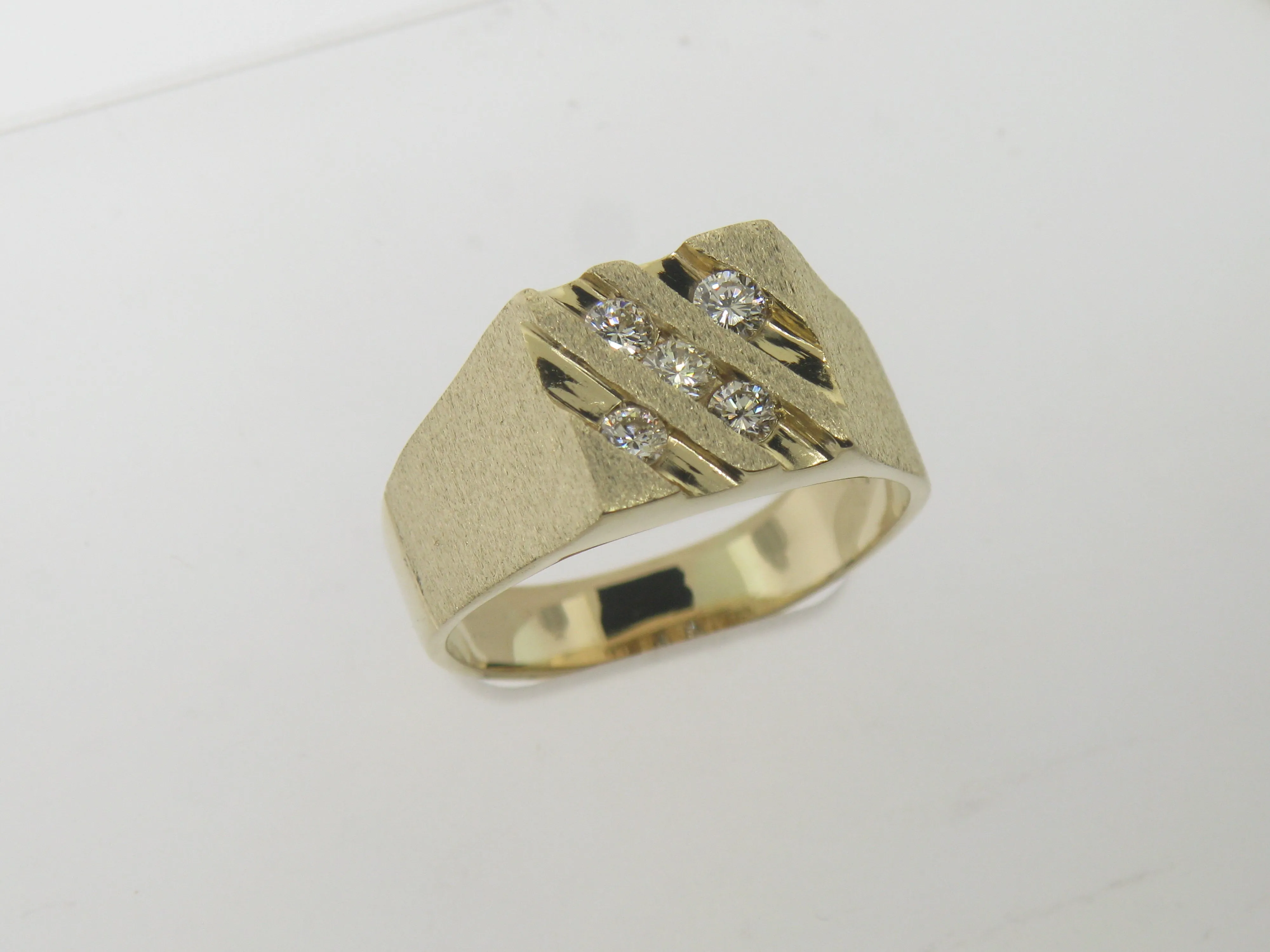 14K Yellow Gold Gentlemen's 5 Diamond Ring .50 cttw Size 12.25 (Estate Jewelry)