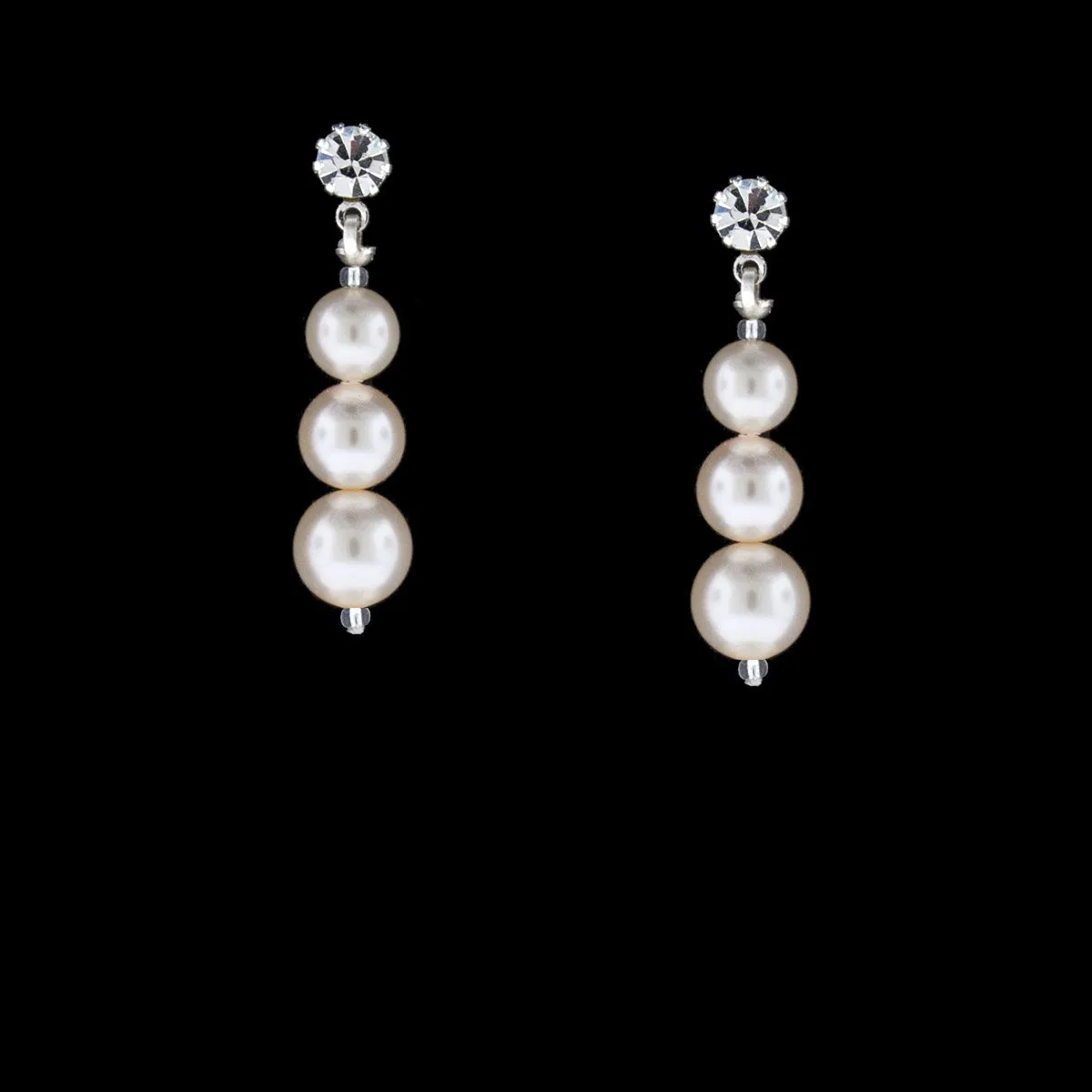 Graduated Pearl Earrings