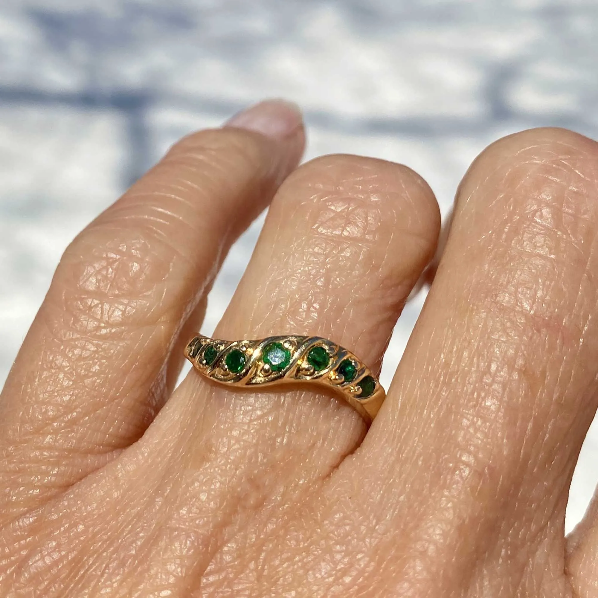 Vintage 14K Gold Wave Emerald Ring Band