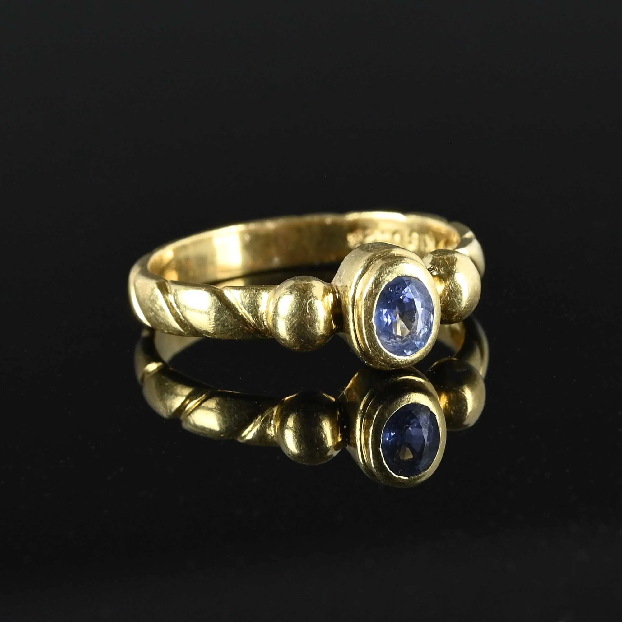 Vintage 18K Gold Natural Sapphire Band Ring